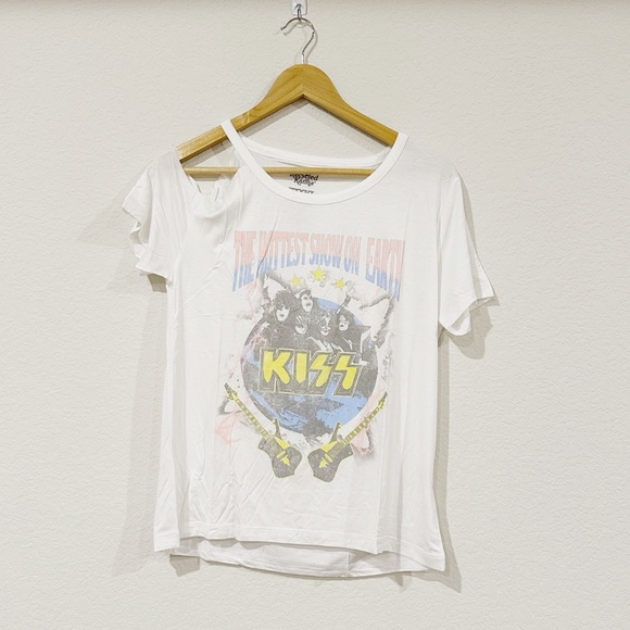 NEW Recycled Karma KISS The Hottest Show on Earth Cold Shoulder Tee - Picture 9 of 9